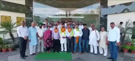 पंचकूला: जजपा पंचकूला के कार्यकर्ताओं ने नए पदाधिकारियों का स्वागत किया, पार्टी को मजबूत करने का संकल्प लिया