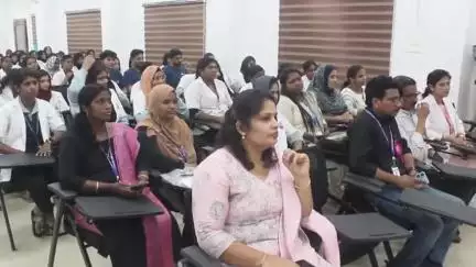 തൊടുപുഴ: അൽ അസ്ഹർ കോളേജിൽ നടന്ന ക്യാൻസർ പ്രതിരോധ ജനകീയ ക്യാമ്പയിൻ ജില്ലാതല ഉദ്ഘാടനം കളക്ടർ വി വിഘ്നേശ്വരി നിർവഹിച്ചു