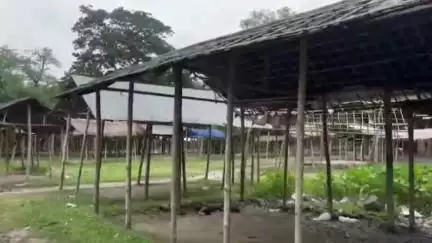 মঙলদৈ ভাগ: শুকুৰবাৰে অনুষ্ঠিত হোৱা দৰং জিলা বঙালাগড় সাপ্তাহিক বজাৰ অহা বৃহস্পতি বাৰেও অনুষ্ঠিত হ'ব