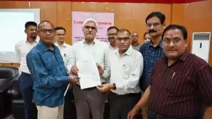 जांजगीर: जिला मुख्यालय के ऑडिटोरियम में अतिशेष व्याख्याताओं की काउंसिलिंग सम्पन्न, चयन के बाद मिला पदस्थापना आदेश