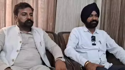 कैथल: हरियाणा अनुसूचित जाति आयोग की टीम ने बरटा गांव के डबल मर्डर मामले में पीड़ित परिवार से बातचीत की