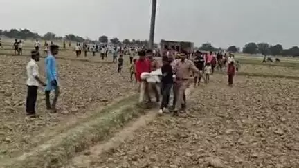 करछना: डीहा गांव में घर के अंदर सो रहे व्यक्ति की अज्ञात कारणों से आग लगने से जिंदा जलकर हुई मौत, पुलिस जांच में जुटी