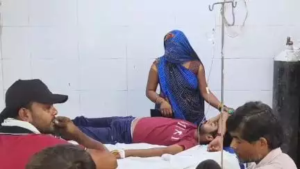 महोबा: महोबा के डढ़हत माफ गांव के एक युवक ने अज्ञात कारणों से किया जहरीले पदार्थ का सेवन, जिला अस्पताल में उपचार जारी