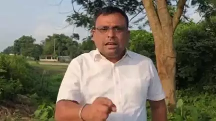 দাংতল ৰাজহ চক্ৰ: 'ধৰ্মীয় সংখ্যালঘু হোৱা বাবেই যোৰহাটৰ আজাদ চৌধুৰীৰ বাসগৃহত উচ্ছেদ চলোৱা হ'ল',কাজলগাঁৱত আমছুৰ সভাপতি ৰেজাউল কৰিম সৰকাৰৰ মত
