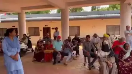 जबलपुर: जन सुनवाई में पुलिस अधीक्षक सम्पत उपाध्याय ने सुनी शिकायतें, अधिकारियों को दिए त्वरित कार्रवाई के निर्देश
