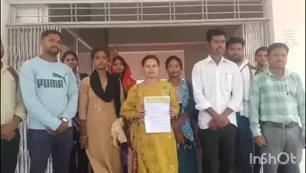 मनेंद्रगढ़ में शिक्षा विभाग की युक्तिकरण के विरोध में छात्रों ने किया प्रदर्शन