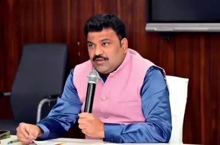 కర్నూలు: 65 ఏళ్ల వారికి, వికలాంగులు, మంచానికి పరిమితమైన కార్డుదారులకు చౌక దుకాణాలకు రావాల్సిన అవసరం లేదు: కలెక్టర్ రంజిత్ బాషా