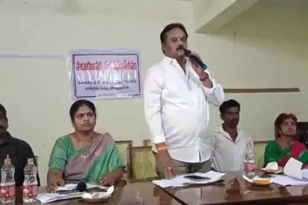 పుంగనూరు: పంచాయతీల్లో విద్యుత్, తాగునీటి సమస్యలు పరిష్కరించాలని పుంగనూరు మండల సర్వసభ్య సమావేశంలో ఎంపీటీసీలు వినతి