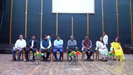 શહેરમાં પાલિકા ટાઉન હોલ ખાતે મિહિર પટેલના અધ્યક્ષસ્થાને નિઃશુલ્ક માર્ગદર્શન સેમિનાર યોજાયો, વિધાર્થી માર્ગી શાહે પ્રતિક્રિયા આપી
