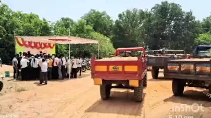 साकोली: उमरी रेतीघाटातून बोगस घरकुलधारकांना दिली जात आहे रेती; उमरीच्या सरपंचाची जिल्हाधिकाऱ्याकडे तक्रार