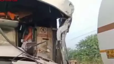 हुज़ूर: इंदौर से रीवा आ रही जय भवनी ट्रेवल्स की बस जबलपुर के पास पेट्रोल टैंकर से टकराई, कई यात्री घायल