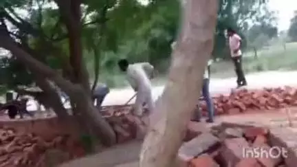 कायमगंज: गांव नगला गुरदयाल में जमीनी विवाद को लेकर दो पक्षों में हुई जमकर मारपीट, आधा दर्जन लोग हुए घायल
