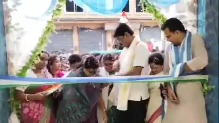 স্বরূপনগর: বিথারী হাকিমপুর অঞ্চল তৃণমূল কংগ্রেস কার্যালয়ের শুভ সূচনায় বিধায়কসহ সাংগঠনিক জেলা সভাপতি
