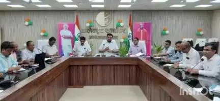 अकबरपुर: कलेक्ट्रेट सभागार में टीबी नियंत्रण के लिए डीएम ने की समीक्षा बैठक, टीबी मरीजों की पहचान और जांच के लिए विशेष अभियान