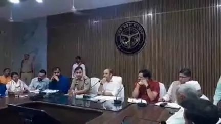 ज्ञानपुर: कलेक्ट्रेट सभागार में डीएम और एसपी ने गंगा दशहरा, बकरीद सहित अन्य त्योहारों को लेकर की बैठक