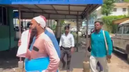 বালুরঘাট: ওয়াকাফ সংশোধনী বিল বাতিলের দাবিতে বালুরঘাটে প্রশাসনের মাধ্যমে রাষ্ট্রপতিকে স্মারকলিপি প্রদান পার্সোনাল মুসলিম ল'বোর্ডের