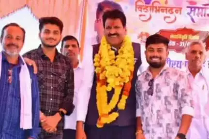 साईं खेड़ा: शासकीय विद्यालय मुआर में भागीरथ प्रसाद शर्मा की सेवानिवृत्ति पर विदाई समारोह संपन्न