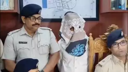 ব্যারাকপুর ২: পানিহাটিতে অস্ত্র উদ্ধারের ঘটনায় খড়দহ থানার সাংবাদিক সম্মেলন করলেন ব্যারাকপুর পুলিশ কমিশনারেটের উপনগর পাল মধ্য