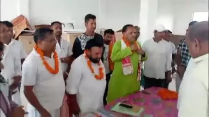 फुल्लीडूमर: राता गांव स्थित ओम इंटरप्राइजेज में राजद के सांगठनिक चुनाव में पंचायत के पीपीआरओ एवं एपीआरओ का चयन