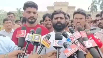 హిమాయత్ నగర్: జూన్ 18వ తేదీలోపు జాబ్ నోటిఫికేషన్లు ఇవ్వకుంటే అమరుణనిరాహార దీక్ష చేస్తాను: నిరుద్యోగ జేఏసీ చైర్మన్ మోతిలాల్ నాయక్