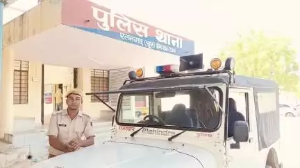 रतनगढ़: रतनगढ़ निवासी व्यक्ति ने मां के कैंसर की बीमारी बताकर नकली सोना देकर लाखों रुपये हड़पने का आरोप लगाते हुए थाने में कराई शिकायत