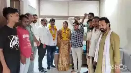 बारां: प्रशांत भारद्वाज की कांग्रेस नगर अध्यक्ष पर नियुक्ति, कांग्रेस सेवादल व अन्य कांग्रेसियों ने शिवाजी नगर में किया स्वागत