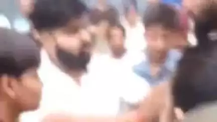 बुढ़ाना: कस्बे में स्कूटी द्वारा कार में साइड लगने पर दो युवतियों के साथ मारपीट, पुलिस ने आकाश को धारा 151 में जेल भेजा