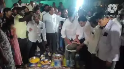 కూసుమంచి: బోదులబండ గ్రామంలో ఇందిరమ్మ ఇళ్లకు  శంకుస్థాపన చేసిన మంత్రి పొంగులేటి