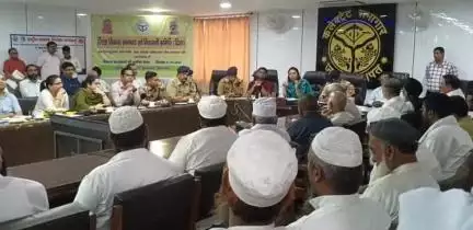बागपत: बकरा ईद को लेकर प्रशासन सतर्क, डीएम और एसपी ने शांति समिति की बैठक में धर्मगुरु से चर्चा कर सुरक्षा के पुख्त इंतजाम किए