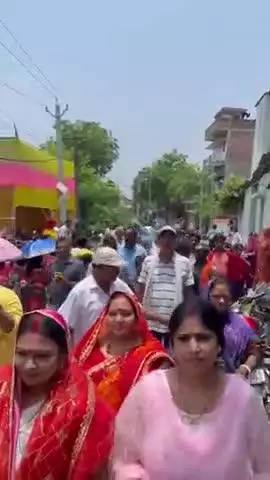 नामांकन की सफलता, आपकी दुआओं की गूंज है — अब वक्त है उम्मीदों को हक़ीक़त बनाने का। 🙏 

*आज नगर निगम उपचुनाव हेतु वार्ड संख्या 41 से निगम पार्षद पद के लिए मेरी मां श्रीमती मुन्नी देवी जी ने नामांकन पत्र दाखिल कर आशीर्वाद लिया*।