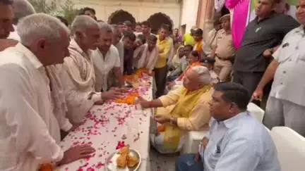 डीग: गृह राज्य मंत्री जवाहर सिंह बेढ़म ने डीग के आधा दर्जन से अधिक गांवों का दौरा कर लोगों की समस्याएं सुनीं