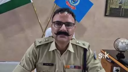 कोडरमा: बकरीद पर्व को लेकर पुलिस अधीक्षक अनुदीप सिंह ने की बैठक, थाना क्षेत्रों में शांति व्यवस्था बनाए रखने के निर्देश