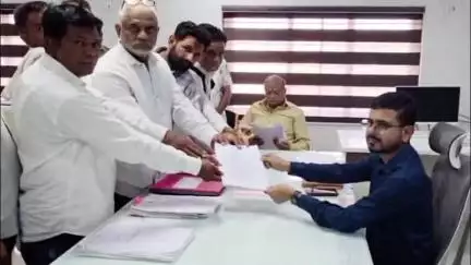 હાલોલ: યાત્રાધામ પાવાગઢ ખાતે પડતર માંગણીઓને લઈને સ્થાનિકોએ ચૂંટણી બહિષ્કારની આપી ચીમકી #jansamasya
