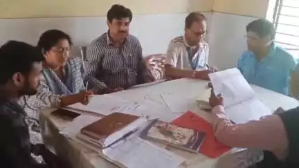 खजौली: खहौली CHC में डीआईओ ने स्वास्थ्य कर्मियों को डिजिटल माइक्रोप्लान का प्रशिक्षण दिया