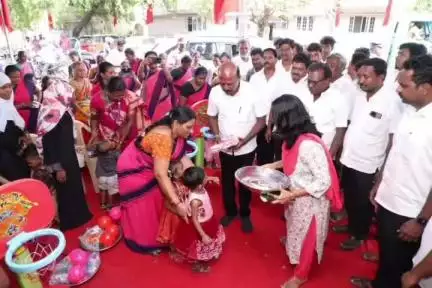 கிண்டி: கலைஞரின் 102வது பிறந்தநாள் - ஜாபர்கான்பேட்டையில் 1002 நலத்திட்ட உதவிகளை வழங்கிய அமைச்சர் மா சுப்பிரமணியன்