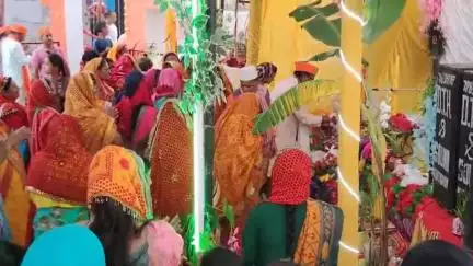 कांडा: मां नैनादेवी मंदिर समिति के तत्वावधान में नैकाड़ा मंदिर में आयोजित देवी भागवत कथा के सष्टम दिवस पर उमड़ी भक्तों की भीड़