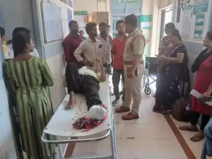 నిర్మల్: నిర్మల్  జిల్లా డ్యాంగాపూర్ వద్ద జరిగిన వాహన ప్రమాదంలో ముగ్గురికి తీవ్ర గాయాలు:కేసు నమోదు చేసిన పోలీసులు