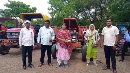 औंढा नागनाथ: येळी फाटा शिवारात अवैध वाळू वाहतूक करणारे ट्रॅक्टर वाहन औंढा नागनाथ महसूलच्या पथकाने पकडले