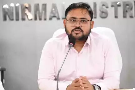నిర్మల్: వర్షాకాలాన్ని దృష్టిలో ఉంచుకొని ప్రత్యేక శానిటేషన్ డ్రైవ్ చేపట్టండి:స్థానిక సంస్థల అదనపు కలెక్టర్ ఫైజాన్ అహ్మద్.