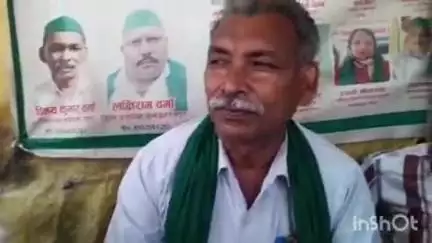 टांडा: फतेहजहूरपुर ओवरब्रिज के निकट किसानों को मुआवजा दिलाने की मांग को लेकर भाकियू कार्यकर्ता व किसान महापंचायत पर जुटे