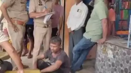 कैंपियरगंज: कैंपियरगंज क्षेत्र में बच्ची से दुष्कर्म की कोशिश, बिरयानी दुकान के कारीगर को लोगों ने पिटाई के बाद किया सौंपा
