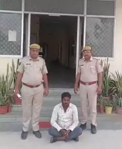 भीनमाल: जसवंतपुरा पुलिस की बड़ी कार्रवाई, अवैध बजरी से भरे ट्रैक्टर-ट्रॉली को किया जब्त, चालक गिरफ्तार