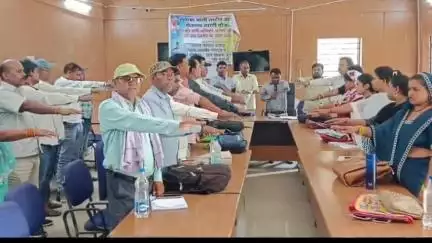 जांजगीर: मोर गांव-मोर पानी महाभियान के अंतर्गत जिले के जनपद पंचायतों में क्लस्टरवार शुरू हुआ प्रशिक्षण, दिलाई गई गांव का पानी