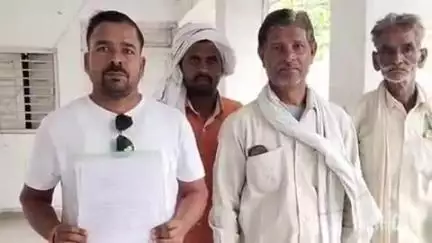 ग्राम खड़बई में शासकीय रास्ते पर कब्जा हटाने के लिए ग्रामीणों ने एसडीएम को दिया ज्ञापन