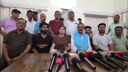 नाहन: बर्मा पापड़ी में युवक की हत्या मामले में मृतक की बहन ने पुलिस से सख्त कार्रवाई की गुहार लगाई