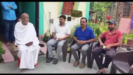 কমলপুর: কান্দিগ্রামের বাসিন্দা প্রয়াত সুমতি ঘোষের  বাড়িতে গেলেন বিধায়ক