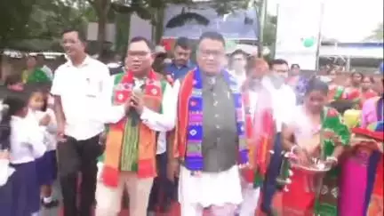 মাটিয়া: কৰুৱাভাষাত ৰাজ্যৰ ১০৫ খন প্ৰাথমিক বিদ্যালয়ত ৰাভা  ভাষাৰ মাধ্যম প্ৰৱৰ্তন কৰে শিক্ষা মন্ত্ৰী ড° ৰণোজ পেগুয়ে