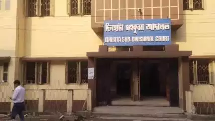 দিনহাটা ২: চুরির অভিযোগে খিতাবের কুঠি এলাকার এক ব্যক্তির তিন দিনের পুলিশি হেফাজত জানালেন সরকার পক্ষের আইনজীবী মৃঙ্গাঙ্ক সেন গুপ্ত