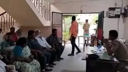 ಬಾಗೇಪಲ್ಲಿ: ಶಾಂತಿಯುತ ಬಕ್ರೀದ್ ಹಬ್ಬ ಆಚರಣೆಗೆ ಚೇಳೂರಿನಲ್ಲಿ ಪೊಲೀಸರು ಸೂಚನೆ