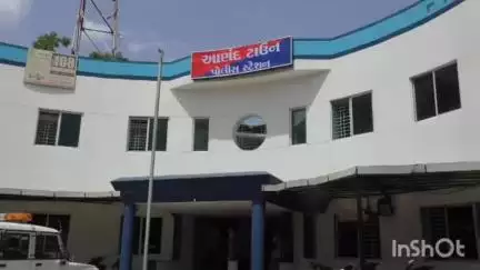 આણંદ શહેર: તાલુકાના સદાનાપુરા નજીક ટ્રેનની ટક્કરે અજાણ્યા યુવકનું મોત, મૃતદેહને પીએમ અર્થે સરકારી હોસ્પિટલમાં ખસેડયો